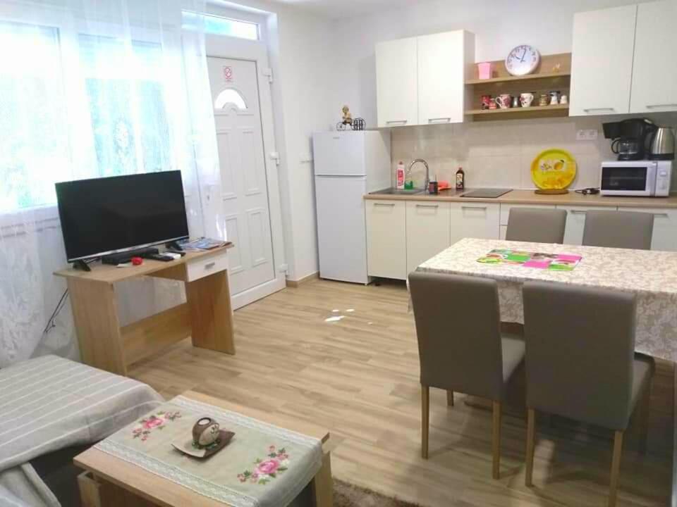 Apartmani Ruzmarin - Seget Donji, Traù Esterno foto