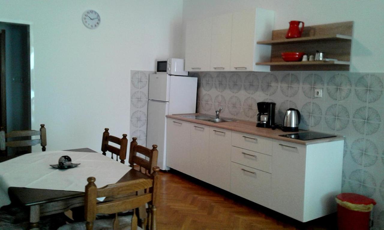 Apartmani Ruzmarin - Seget Donji, Traù Esterno foto