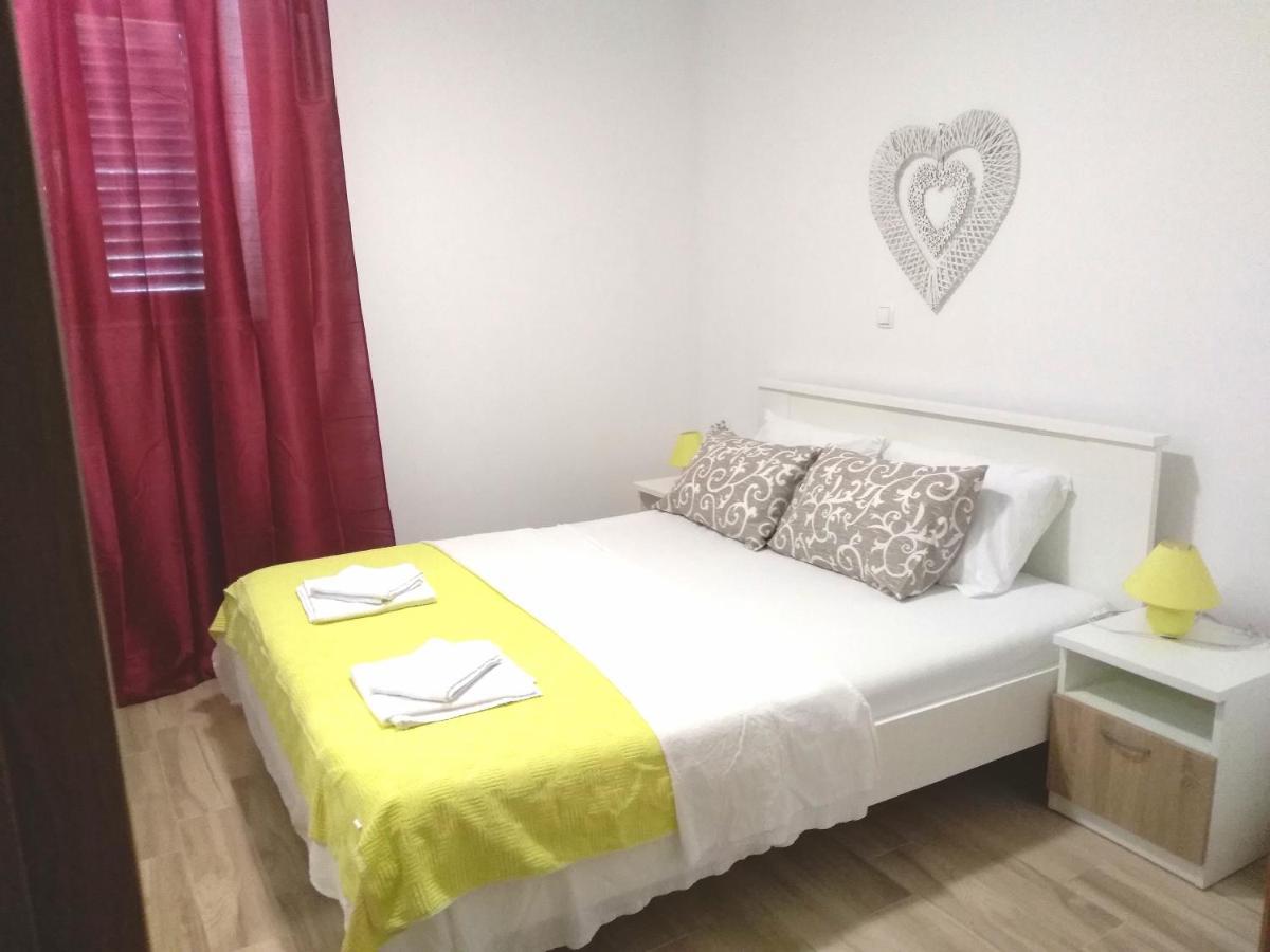 Apartmani Ruzmarin - Seget Donji, Traù Esterno foto