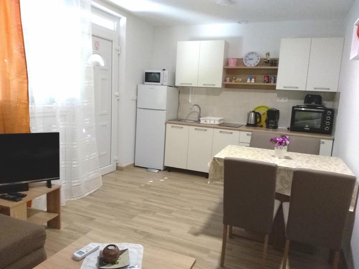 Apartmani Ruzmarin - Seget Donji, Traù Esterno foto