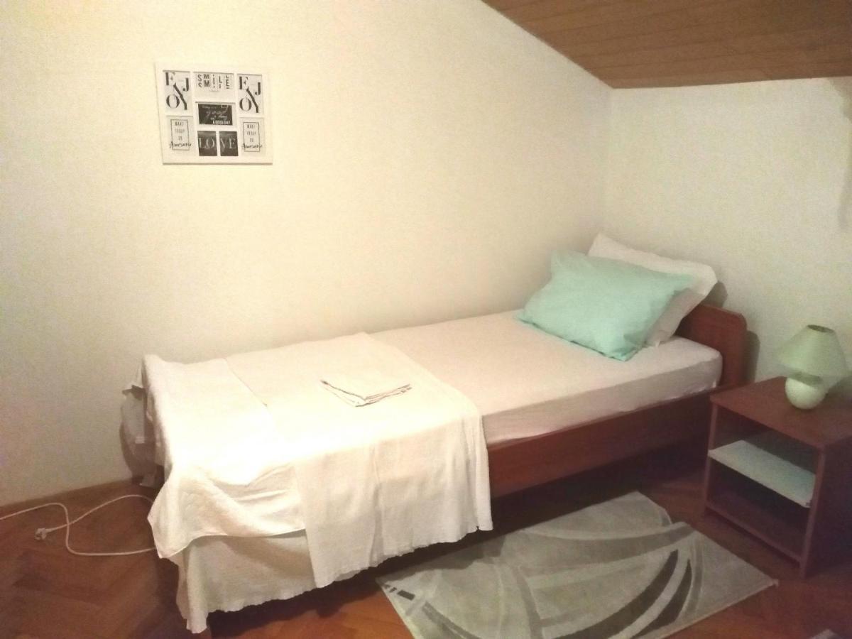 Apartmani Ruzmarin - Seget Donji, Traù Esterno foto